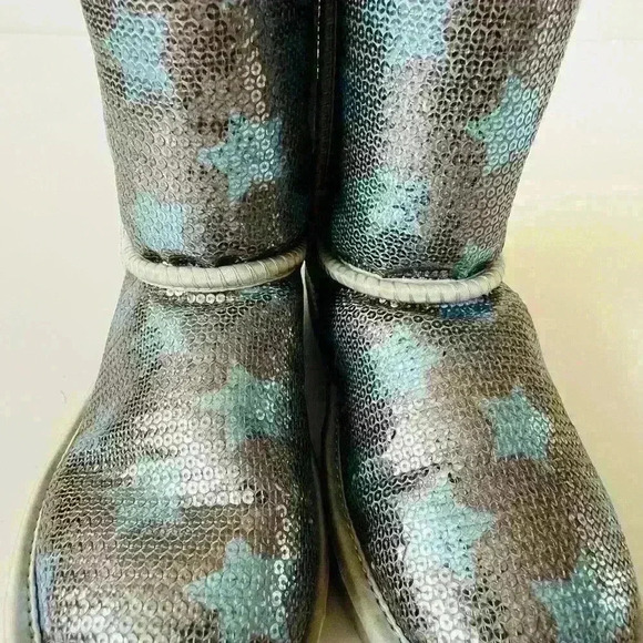 UGG Kid’s Sequin Star Blue Crystal Classic Boots. - Picture 2 of 8